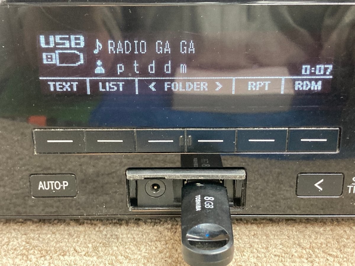 Toyota FT0052A 86120-26200 2DIN CD USB Audio Near Mint JAPAN