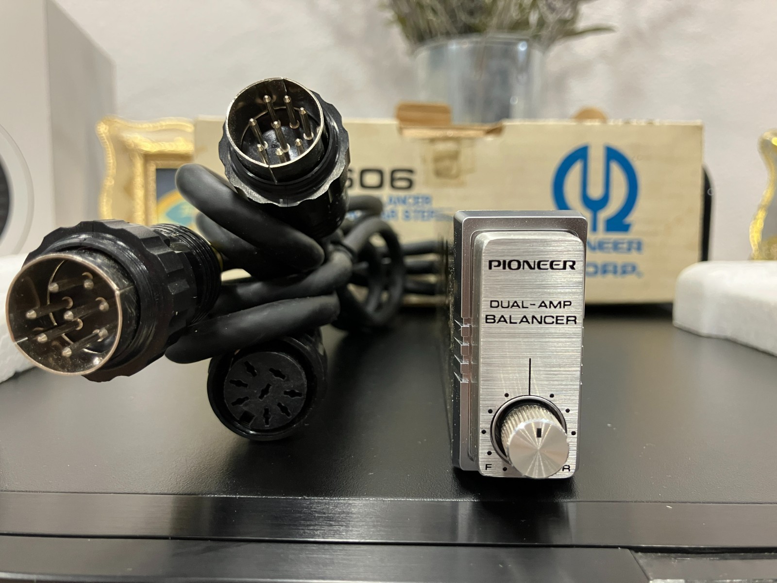 Pioneer CD-606 Dual Amplifier Balancer. New untested. Worldwide Shipping.