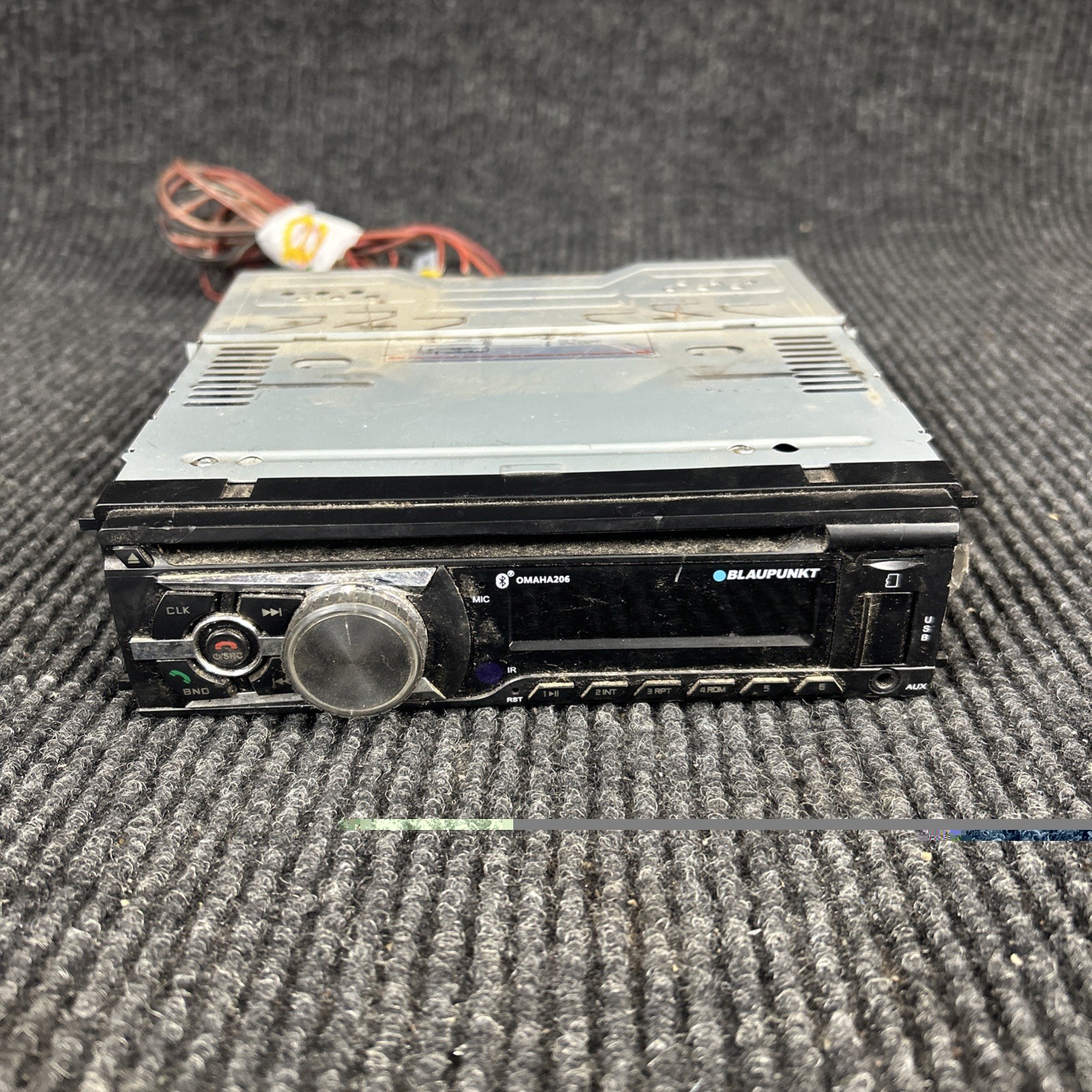 Blaupunkt OMAHA 206 Care Stereo Radio Head Unit CD MP3 USB Bluetooth Aux Amp Out