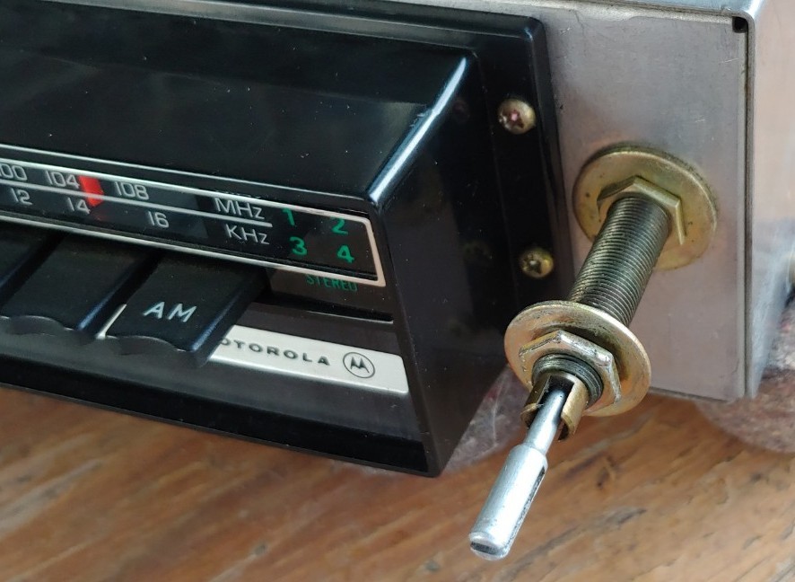 Original 1970’s MOTOROLA Model TF875AX In-Dash AM FM 8 TRACK Stereo PLAYER
