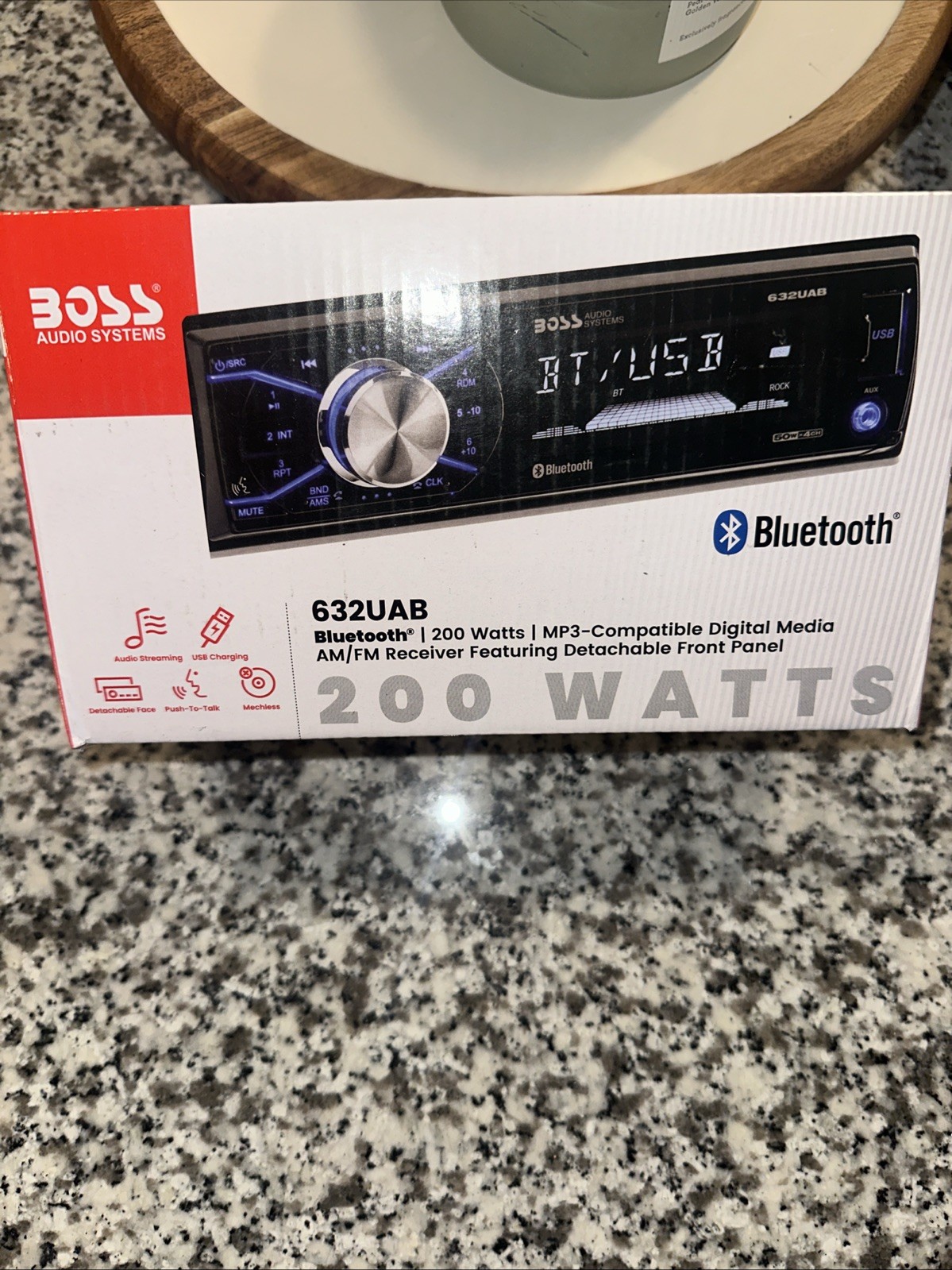 BOSS Audio Systems 632UAB Car Stereo – Single Din, Bluetooth, Aux in, USB – NEW