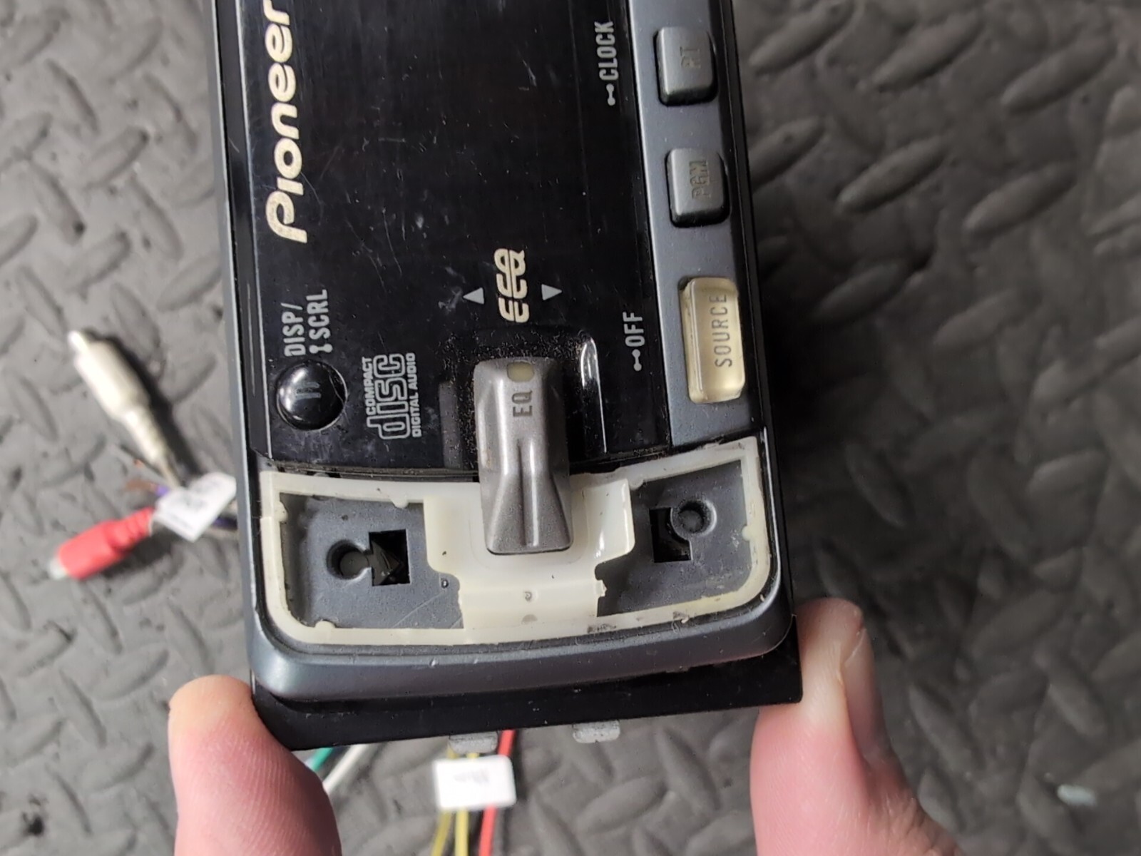 Pioneer deh-p7000r Car Radio CD 45Wx4 RDS EEQ – No Volume Buttons – Old School
