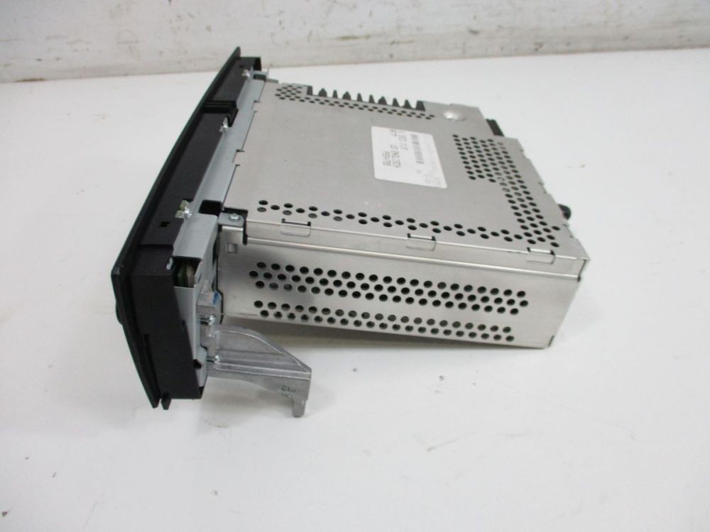 CD Radio BMW Professional US Version Fits BMW 3 (E90) 325I 6983018