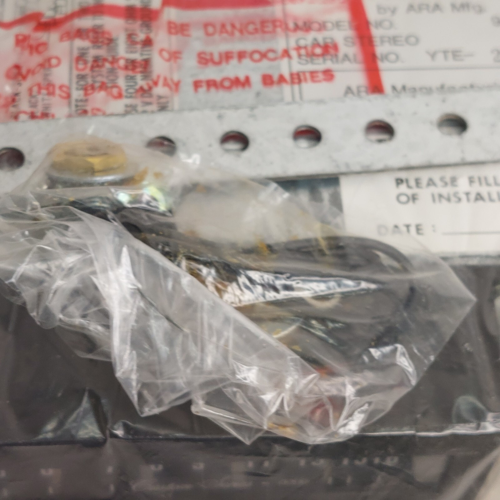 Custom Series ARA In Dash AM Radio Model 9031011-FAM 11 F series base NOS