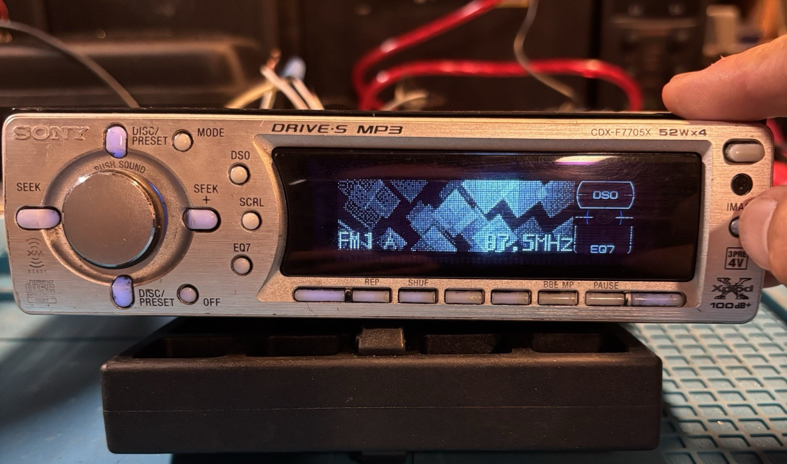 Sony CDX-F7705X 1 DIN In-Dash CD Player MP3 Aux Input Remote Control