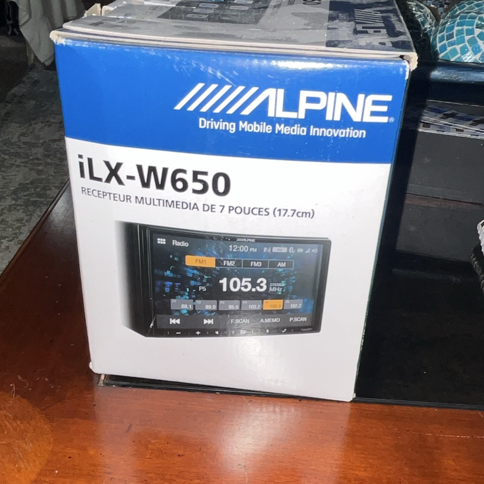 Alpine iLX-W650 2 DIN Touchscreen A/V Receiver CarPlay Android Auto Bluetooth