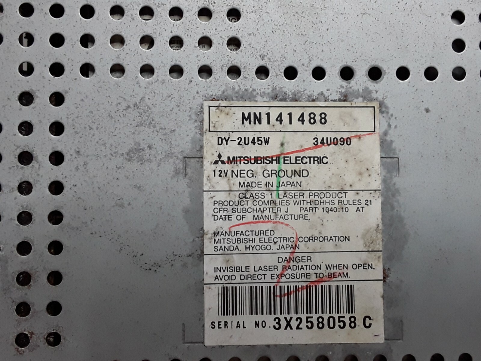 04 05 06 Mitsubishi Outlander AM FM CD radio receiver OEM MN141488 DY-2U45W