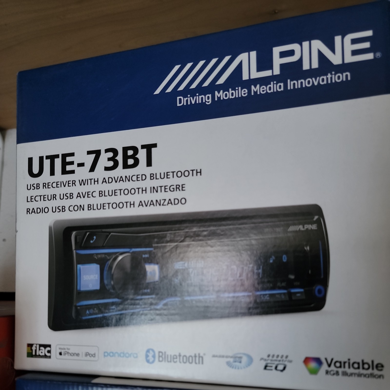 car radio Single Din UTE73BT