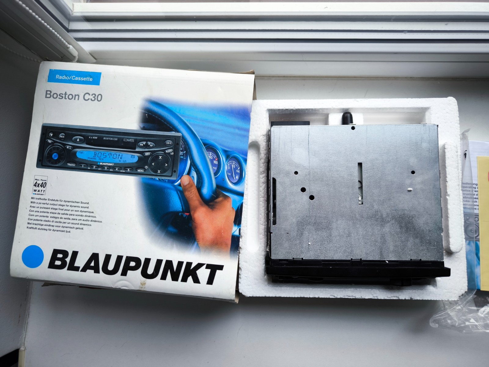 NEW Blaupunkt Boston C30 7640125510 7 640 125 510 Original Car Radio 4x40w + box