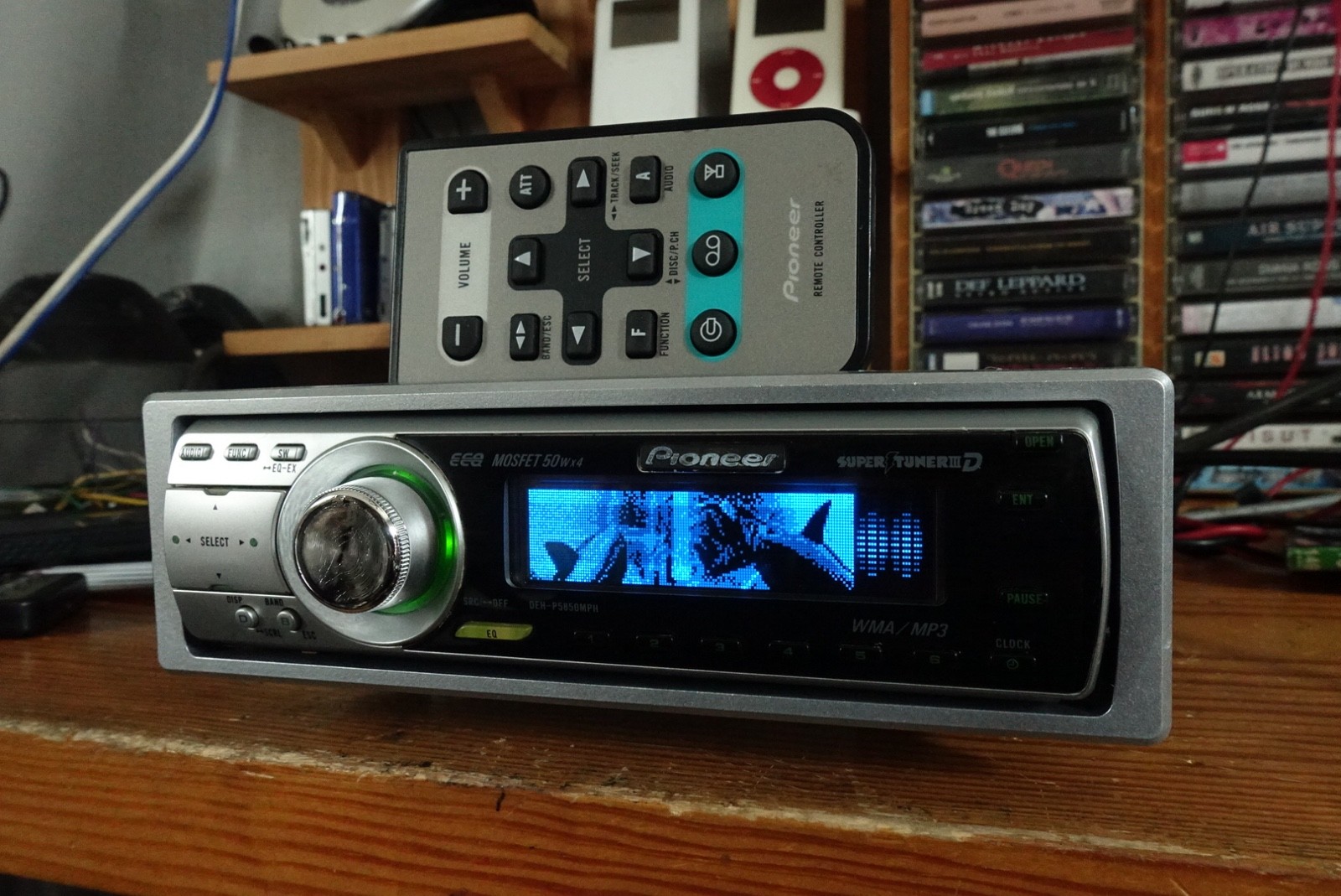 Pioneer DEH-P5850MPH. CD Player In Dash Receiver.Aux-Bluetooth. US Fm Tuner.