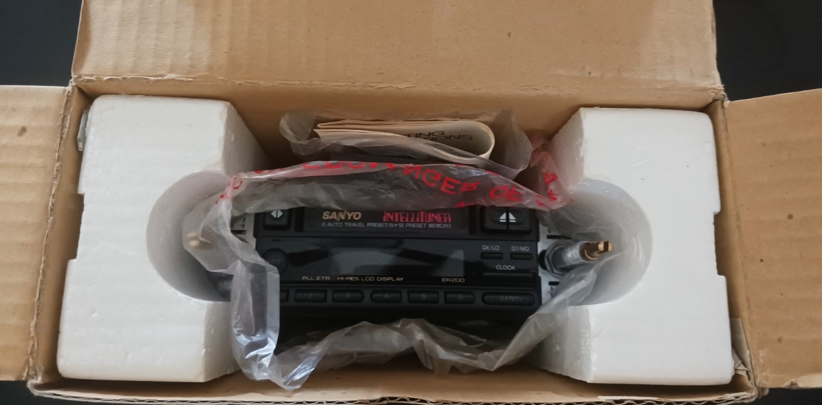 SANYO ER200 IntelliTuner 1 DIN AM/FM Cassette Receiver w/ Auto Reverse Clock