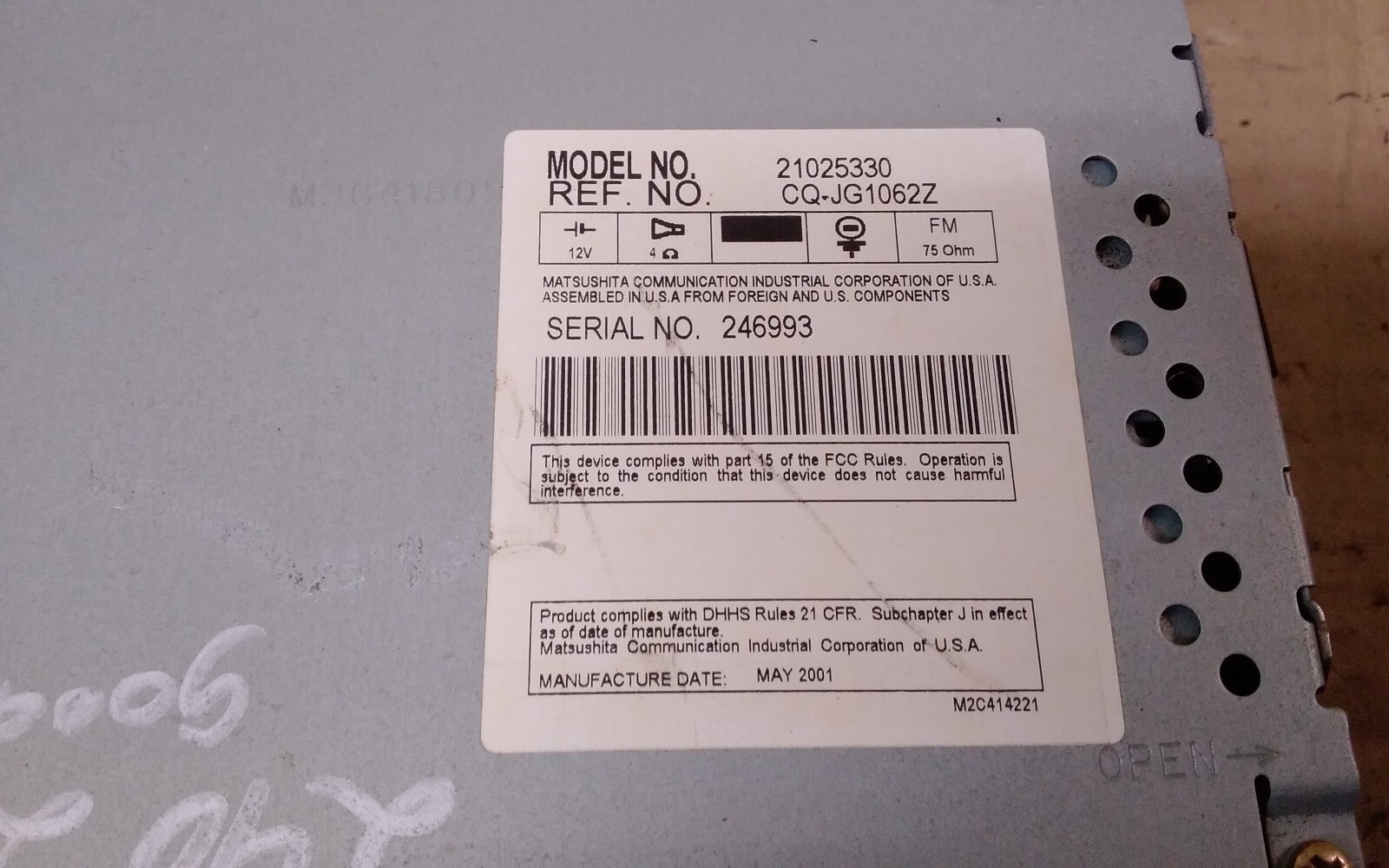 2002 SATURN S SEDAN AM FM CD RADIO ID- 21025330 (OPT U1C)