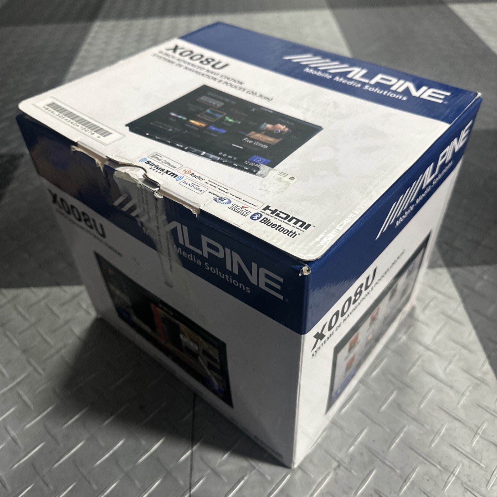 ALPINE X008U 8-Inch In dash Car Navigation Touchscreen AM FM SIRIUS XM Receiver