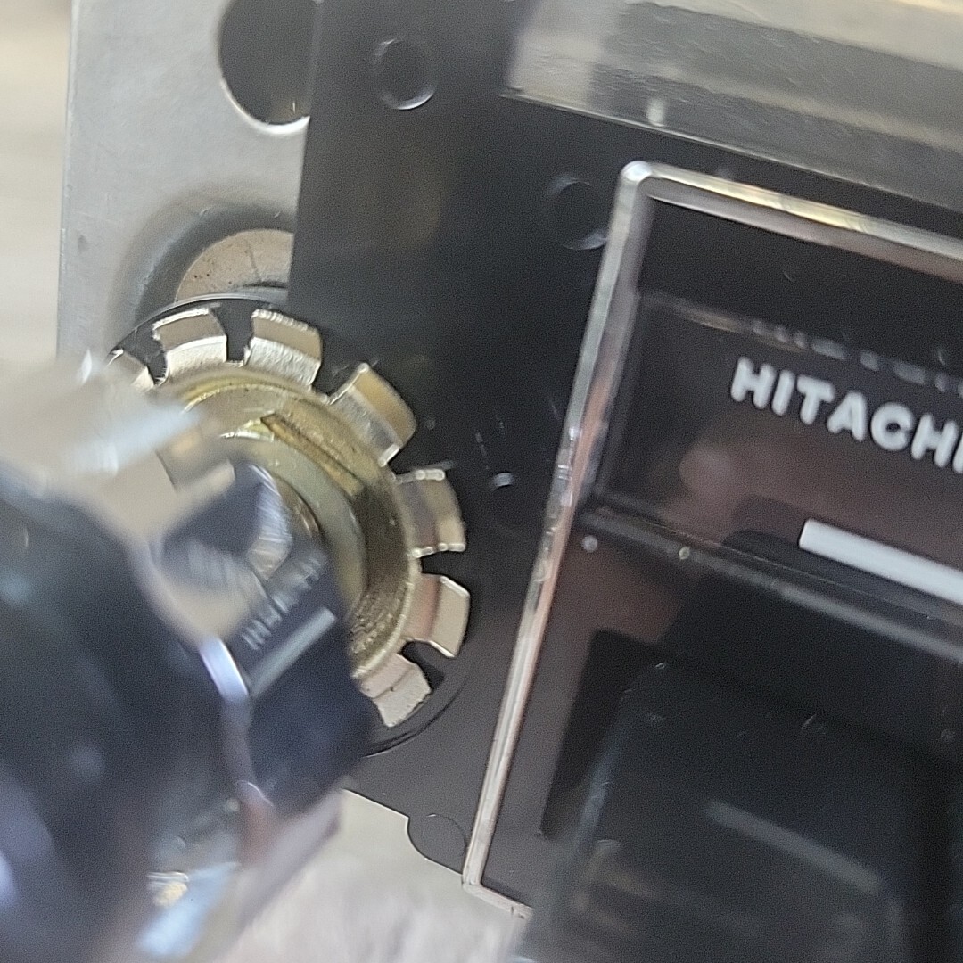 Vintage Hitachi Car Radio TM-403HCR 12V Intergrated Circuit