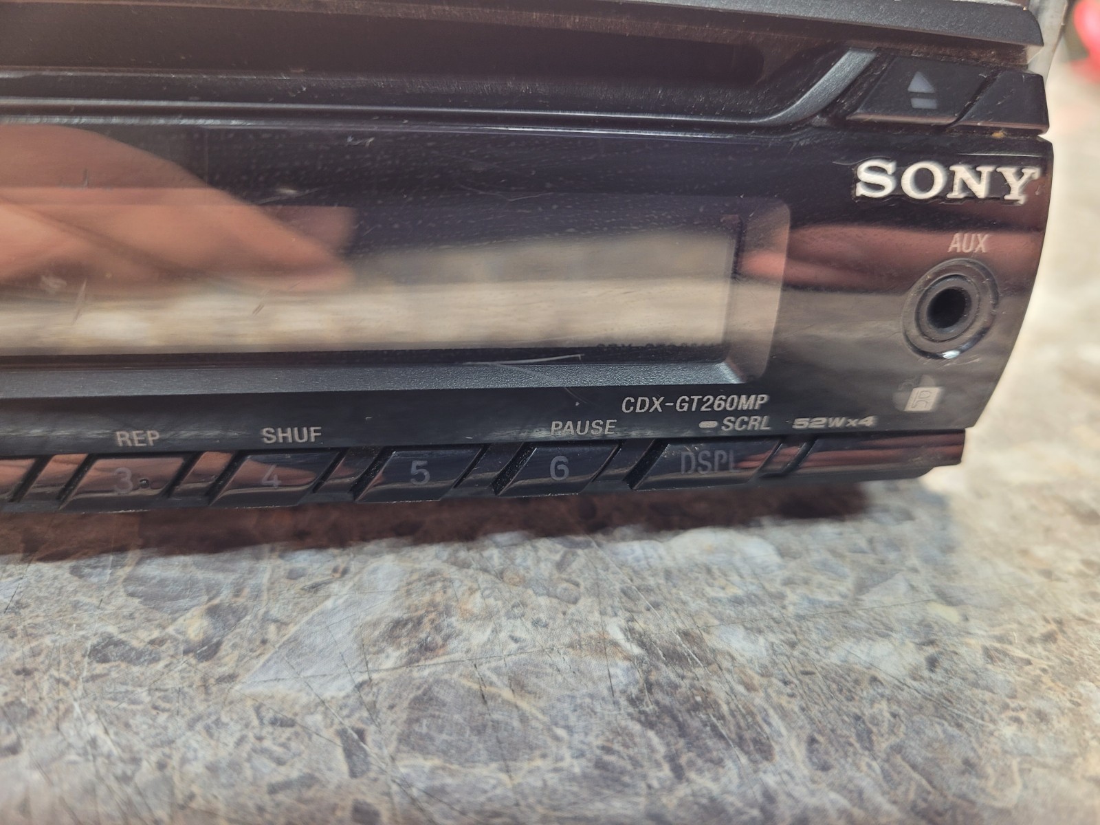 Sony CDX-GT260MP Car Stereo FM/AM CD Player MP3 Aux Tested And Working