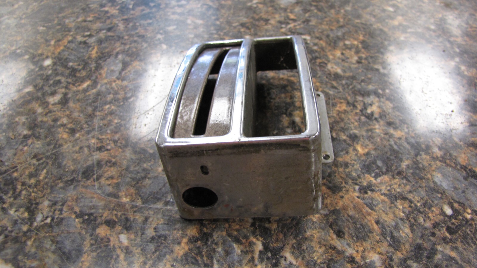 1949 1950 Chevrolet Sedan AM PB Car Radio Chrome Face Plate Model #986240 – BQ48