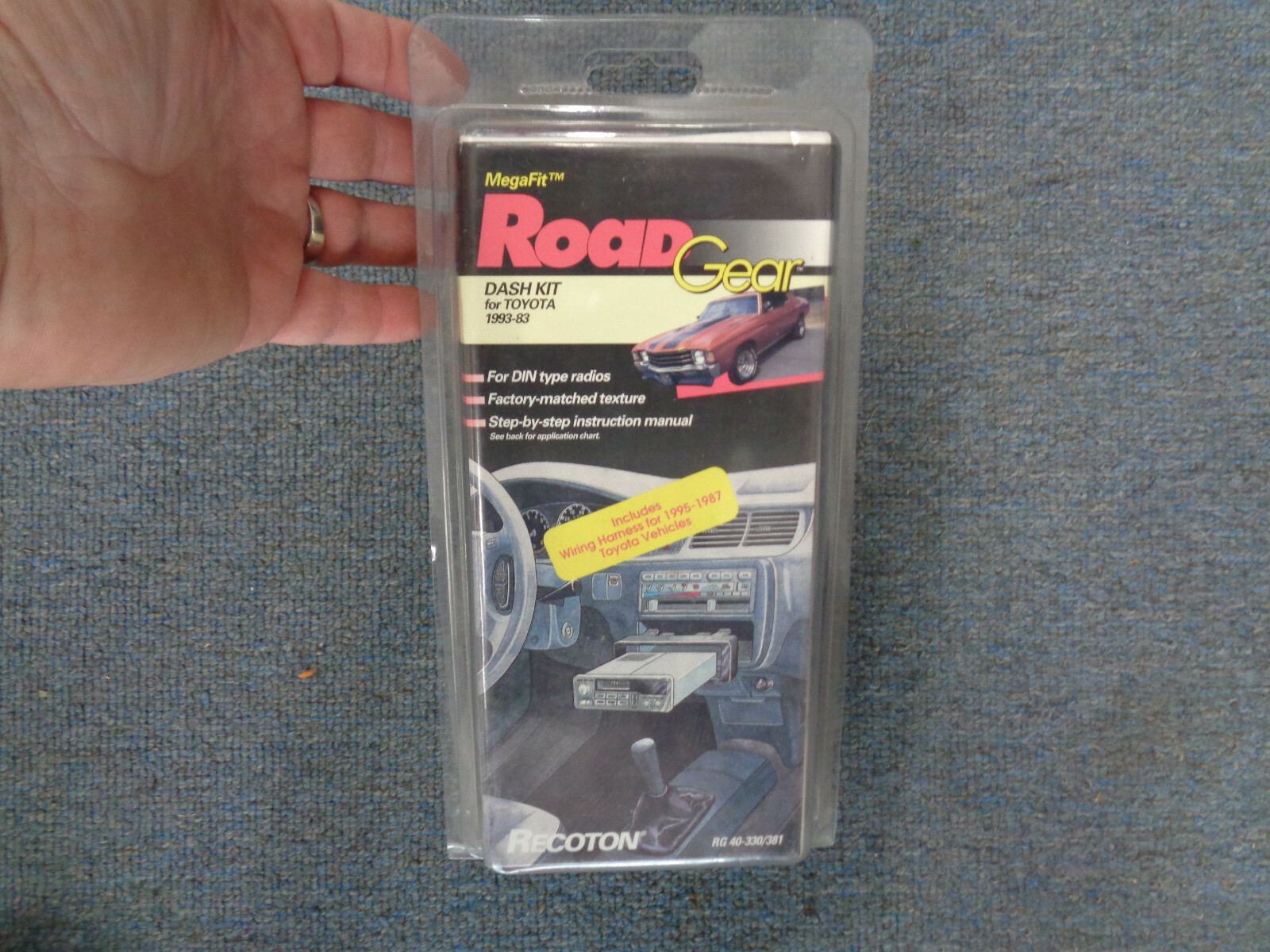 Road Gear TOYOTA FIT KIT AND WIRING HARNESS 1983-1993 RG 40-330/381 VINTAGE NEW