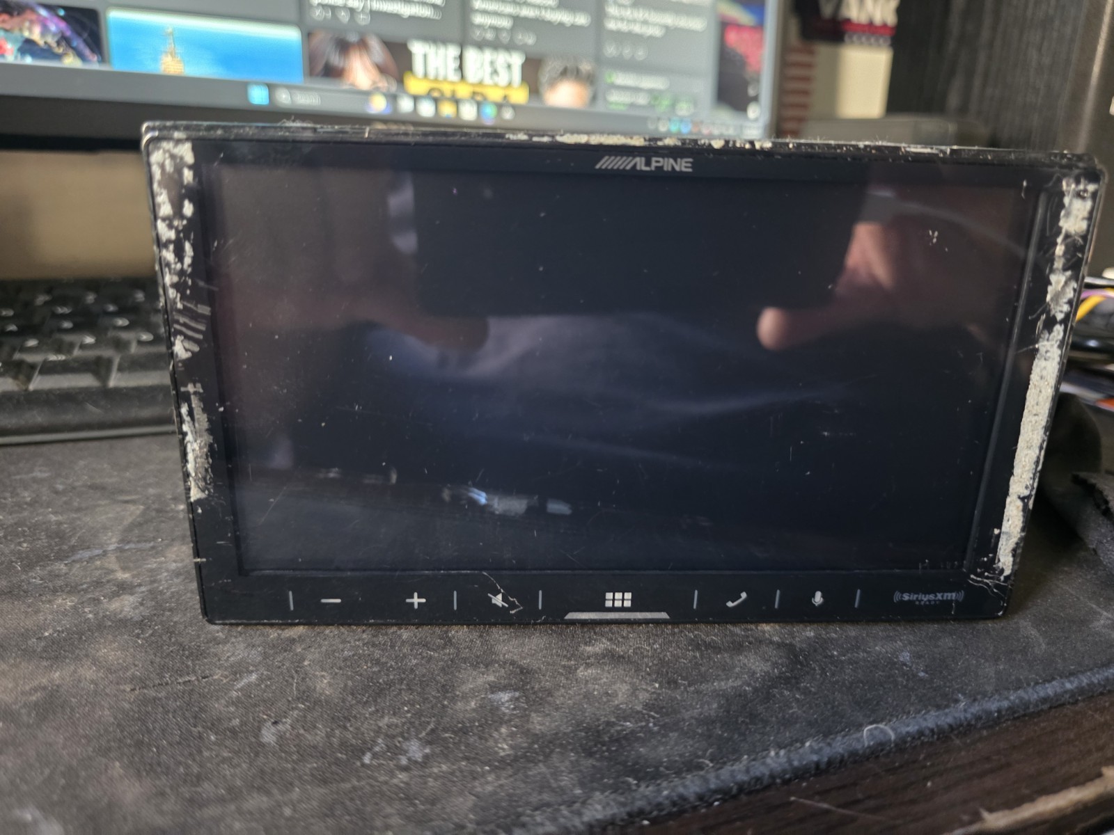 Alpine iLX-W670 Multimedia Receiver w/ Apple CarPlay & Android Auto