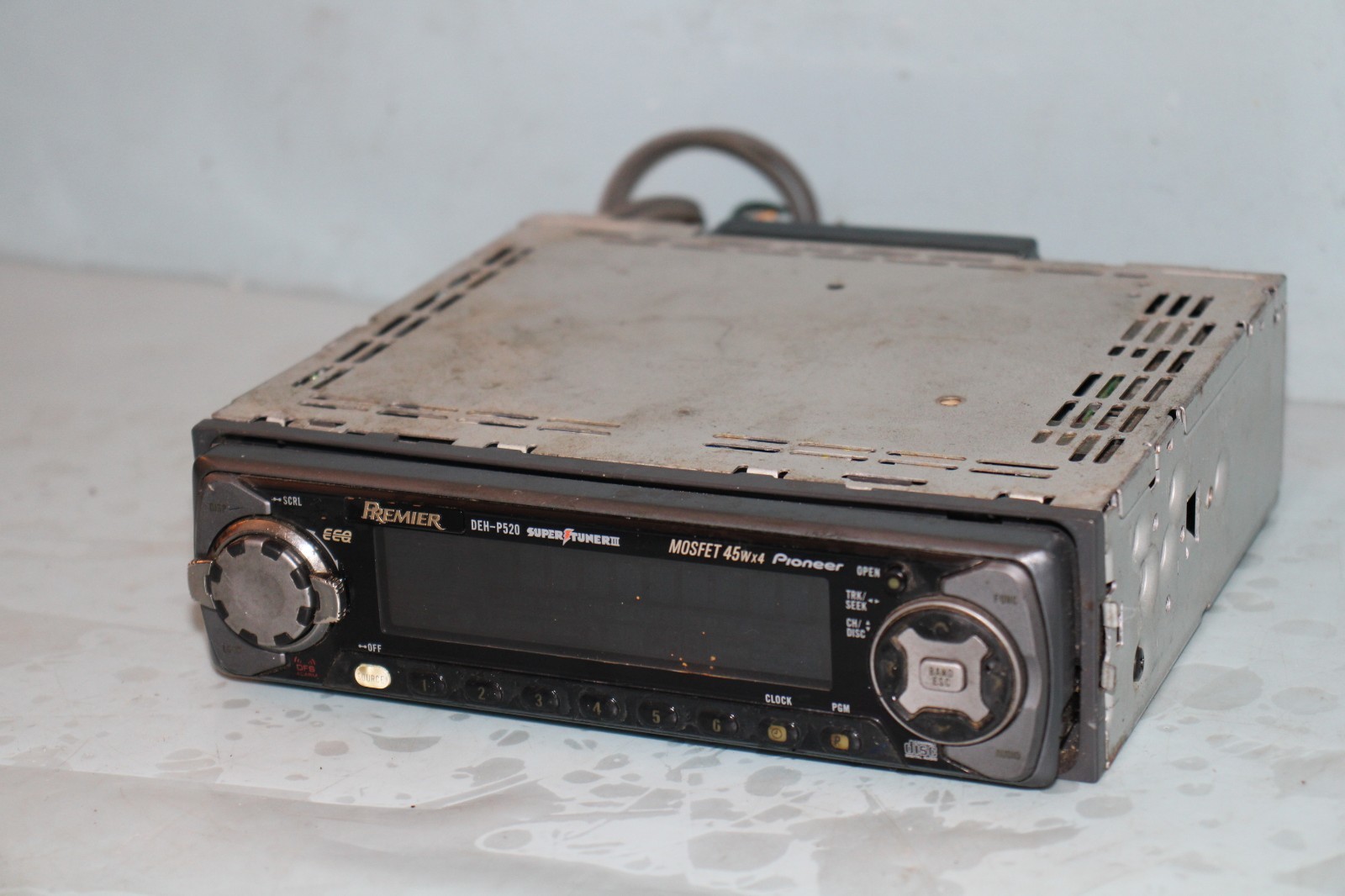 Pioneer DEH-P520 Car CD Player Receiver Head Unit