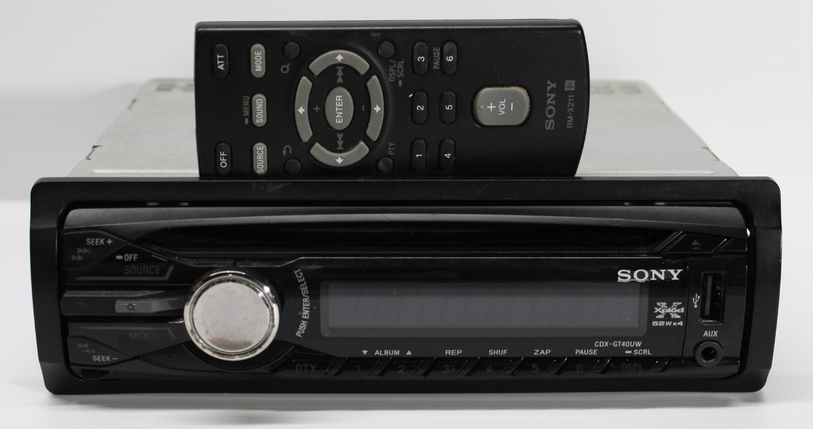 Sony CDX-GT40UW In Dash Am/Fm/CD Player with Aux and USB Inputs. WORKING!