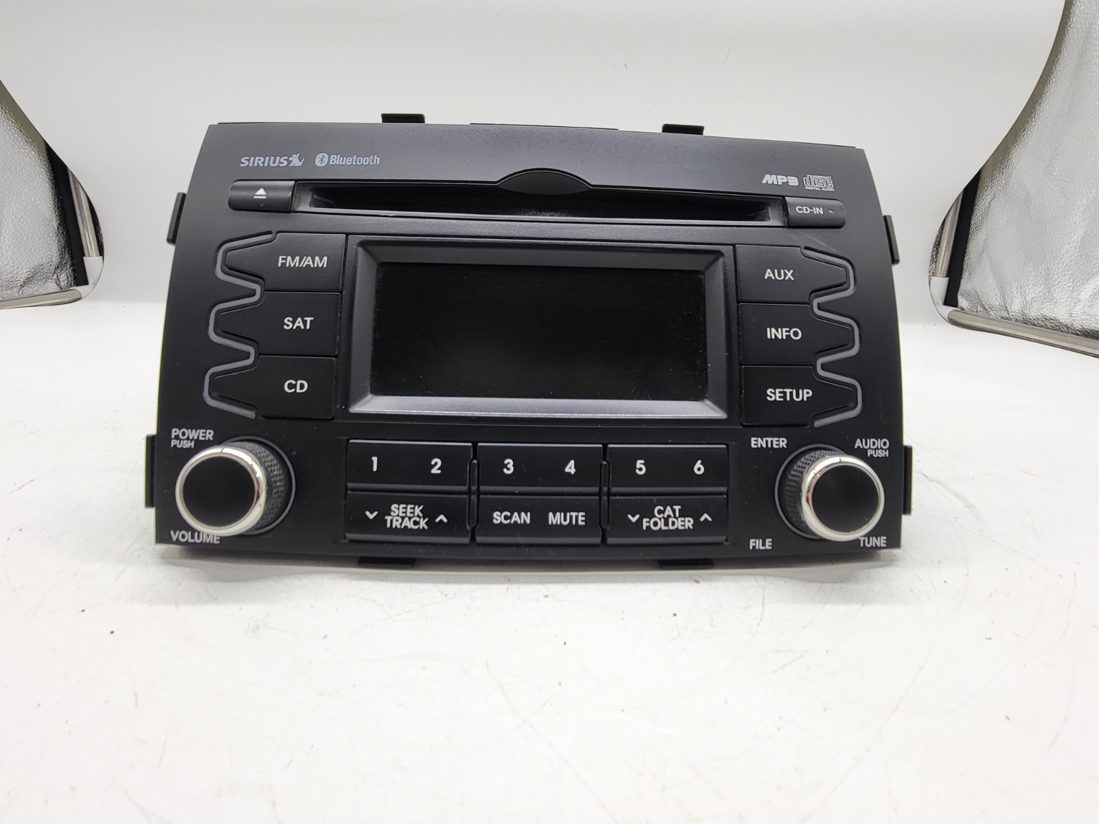 2011-2013 Kia Sorento Radio Receiver OEM 96140-1U201CA