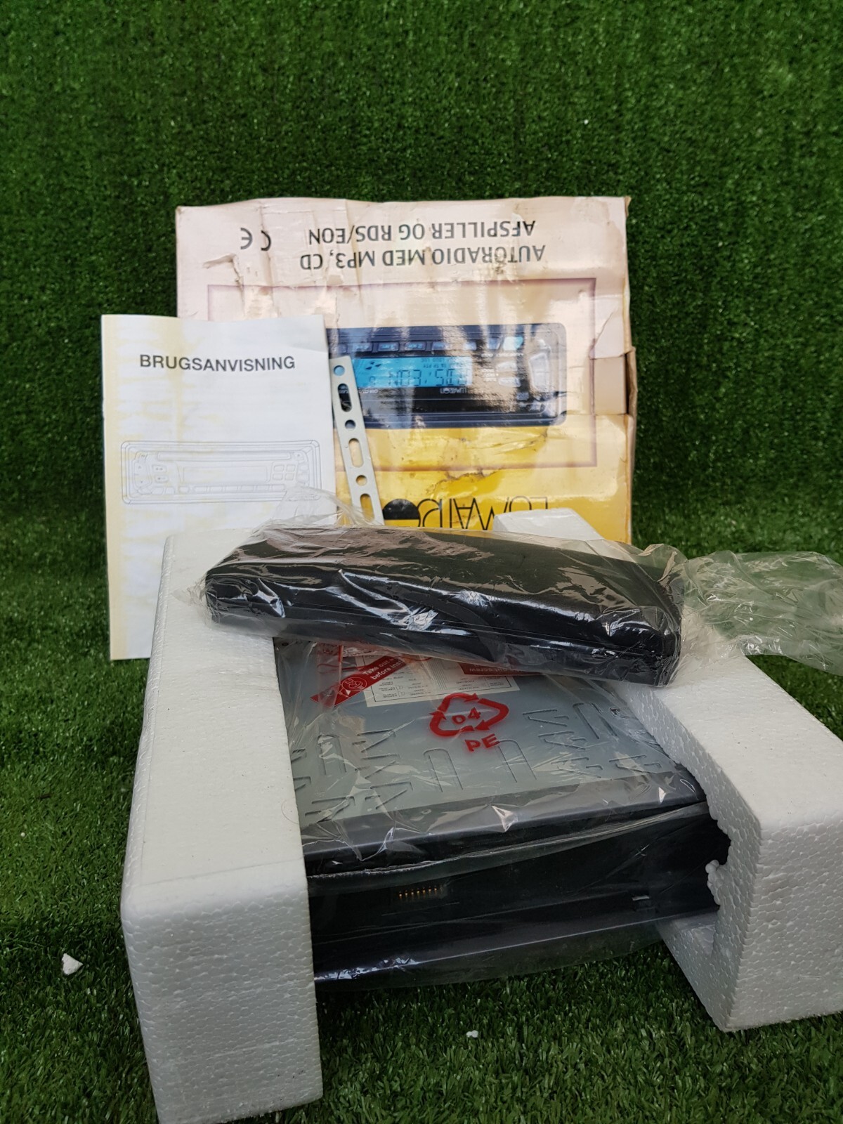 Lumatron Ccd100 Lumatron Ccd-100 Original Car Radio Cd Player With Box
