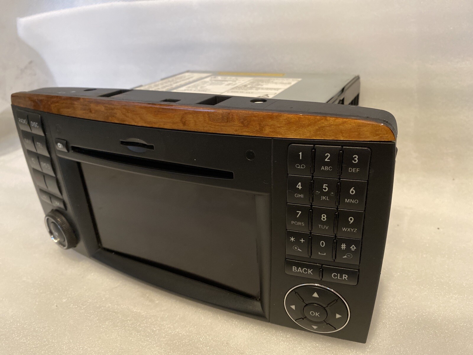 MERCEDES BENZ W251 R CLASS RADIO AUDIO AM FM CD NAVIGATION SCREEN # A2518705294