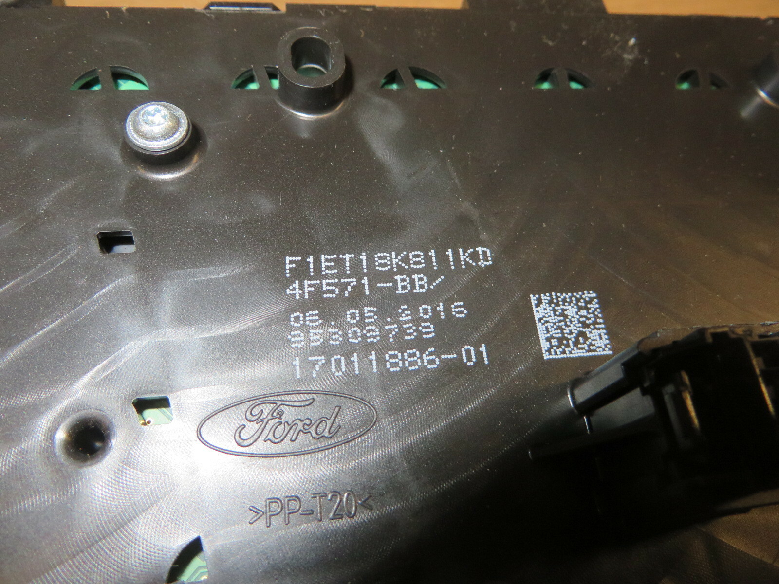 FORD FOCUS EDGE RADIO AUDIO AM FM CD FACTORY DASH UNIT OEM # F1ET18K811KD