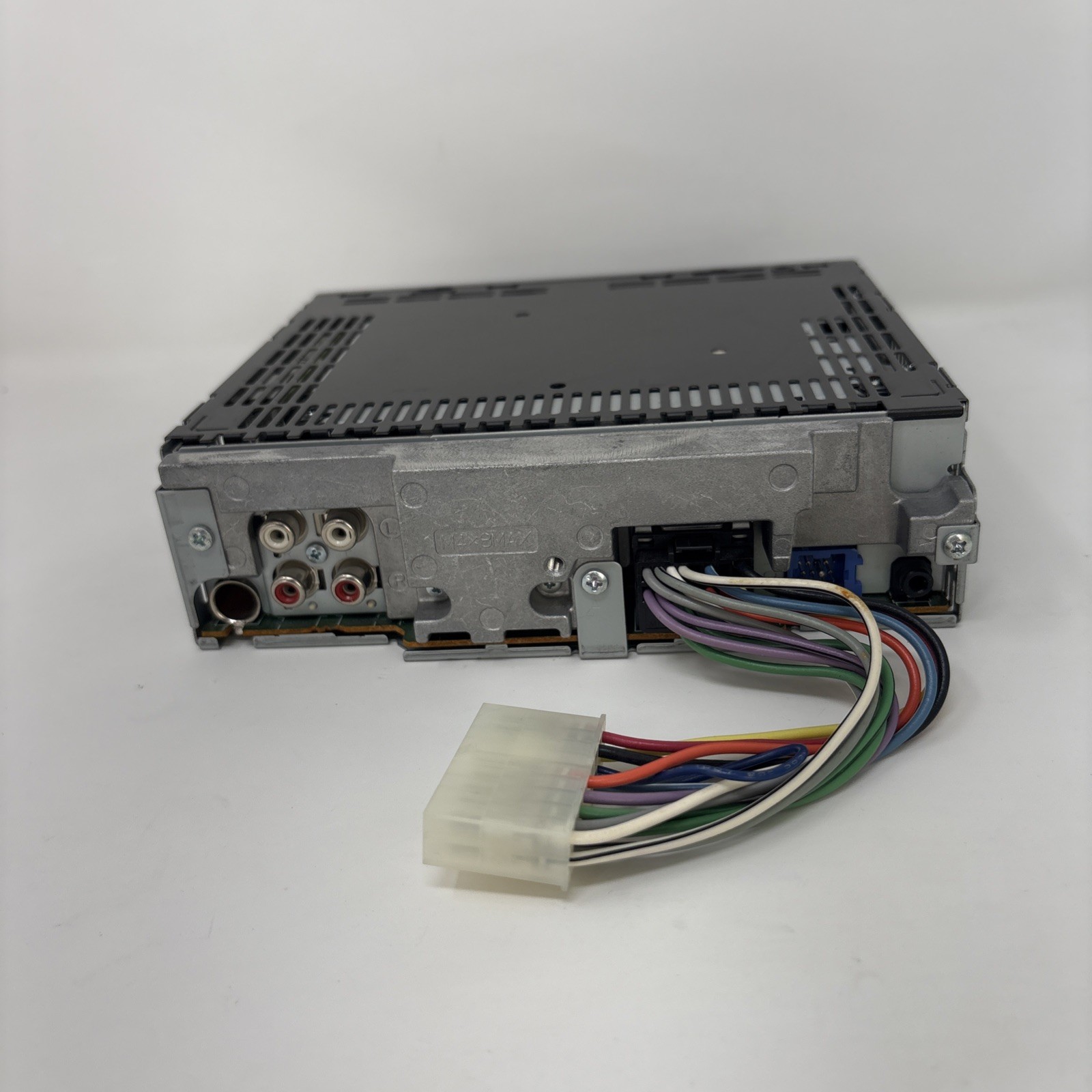 PIONEER BLUETOOTH CAR AUDIO STEREO CD OLD SCHOOL DEH-P4600MP EQ SUB VINTAGE RARE