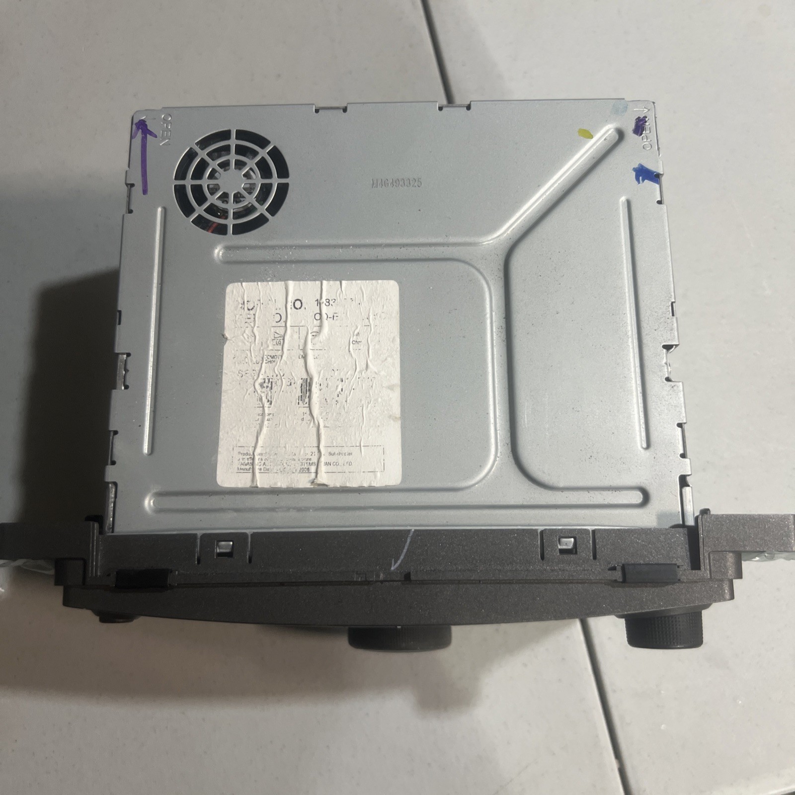 2007 Saturn Aura XR AM FM CD MP3 Car Radio Receiver
