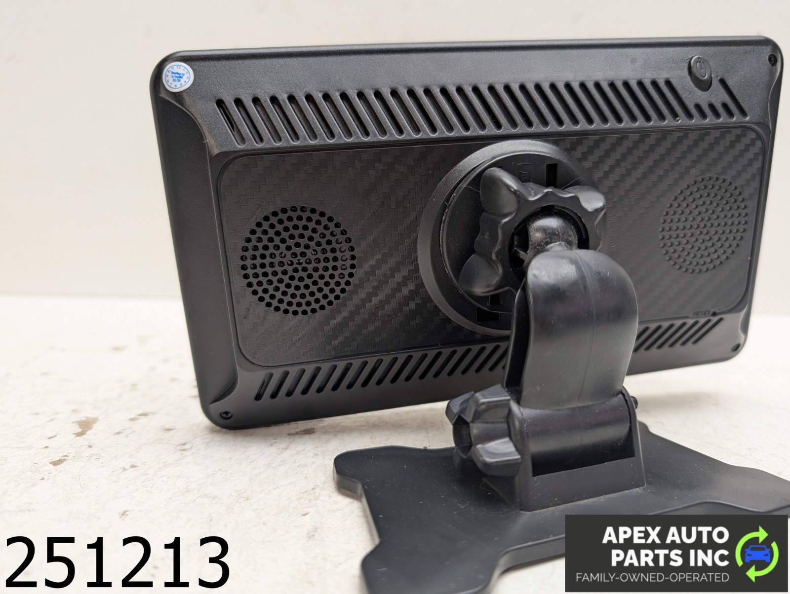 AFT 2012 Audi Q5 2.0L 7″ Portable Wireless Car Stereo