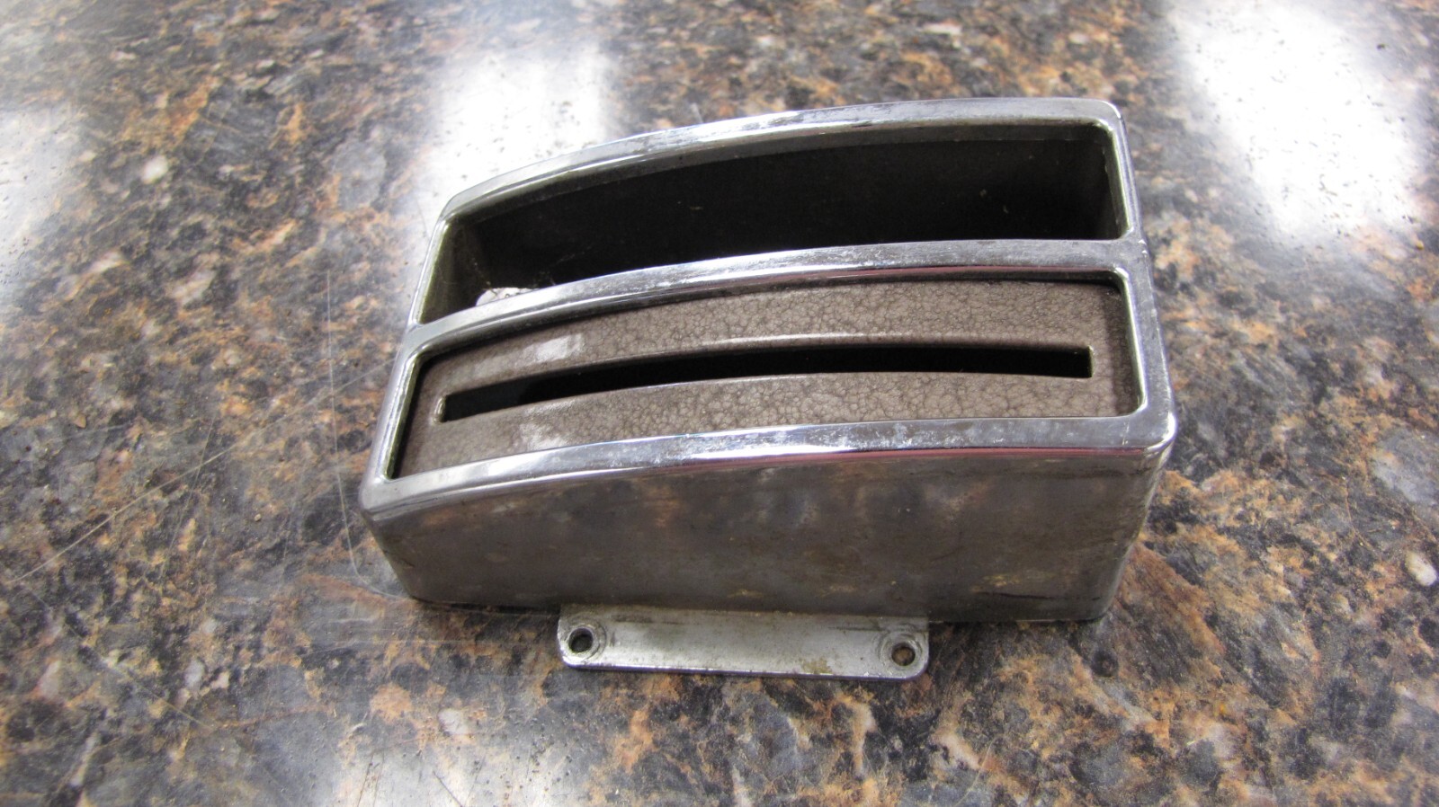 1949 1950 Chevrolet Sedan AM PB Car Radio Chrome Face Plate Model #986240 – BQ48