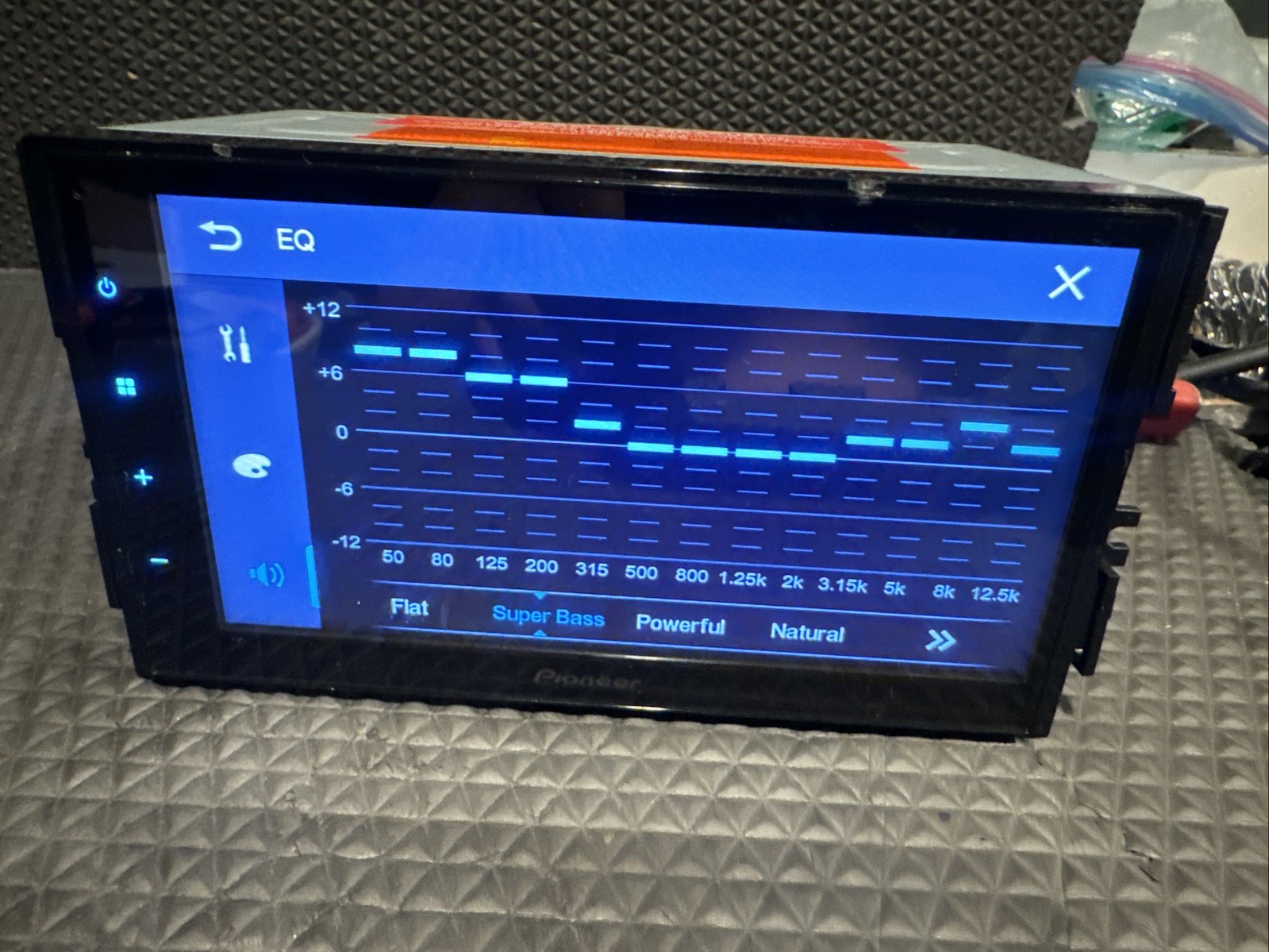Pioneer DMH-130BT Double-DIN Bluetooth 6.8″ Touchscreen Digital Media Receiver