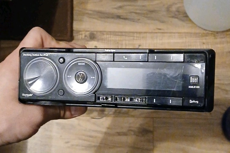 Dual Electronics XML8100 AM/FM Car Receiver with iPod Docking UNTESTED/PARTS