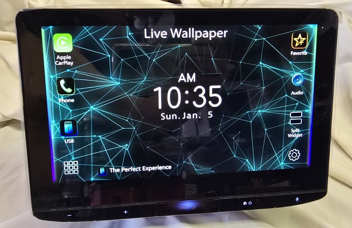 JVC KW-Z1000W 10.1″ Digital multimedia receiver w/floating touchscreen display.