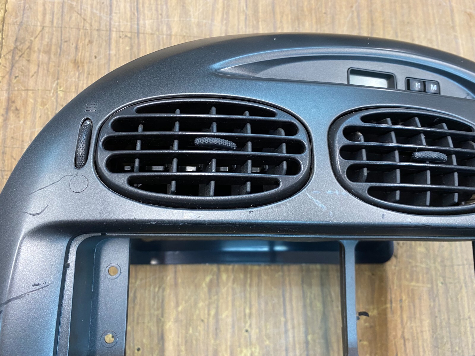 Ford Falcon AU S2,S3 Dash A/C Stereo Surround Dash Trim