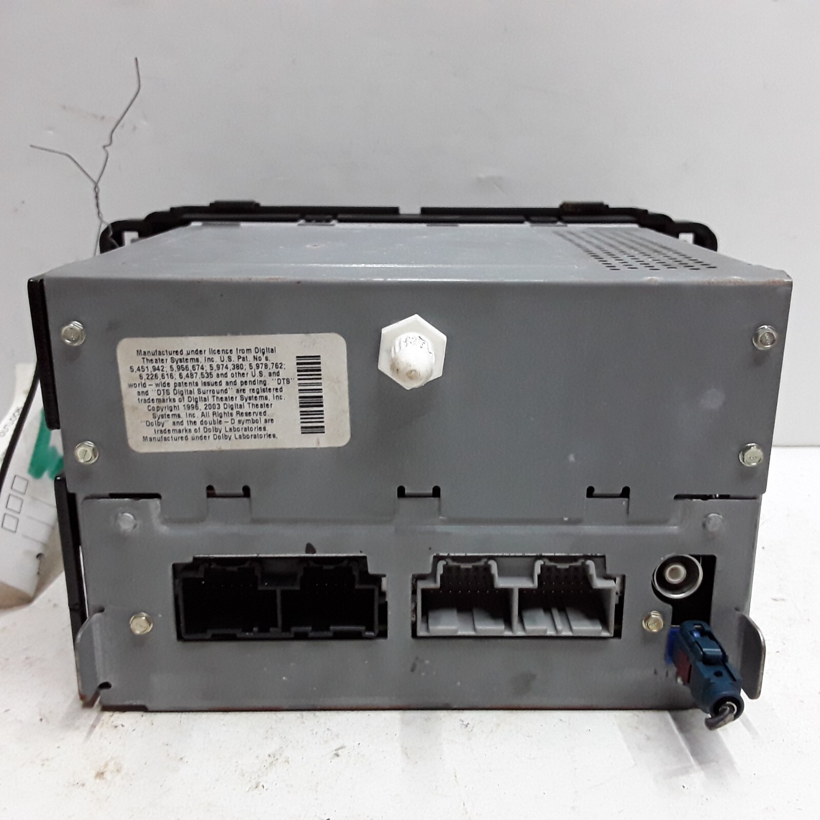 07 08 Saturn Outlook AM FM CD DVD navigation radio OEM 25815341