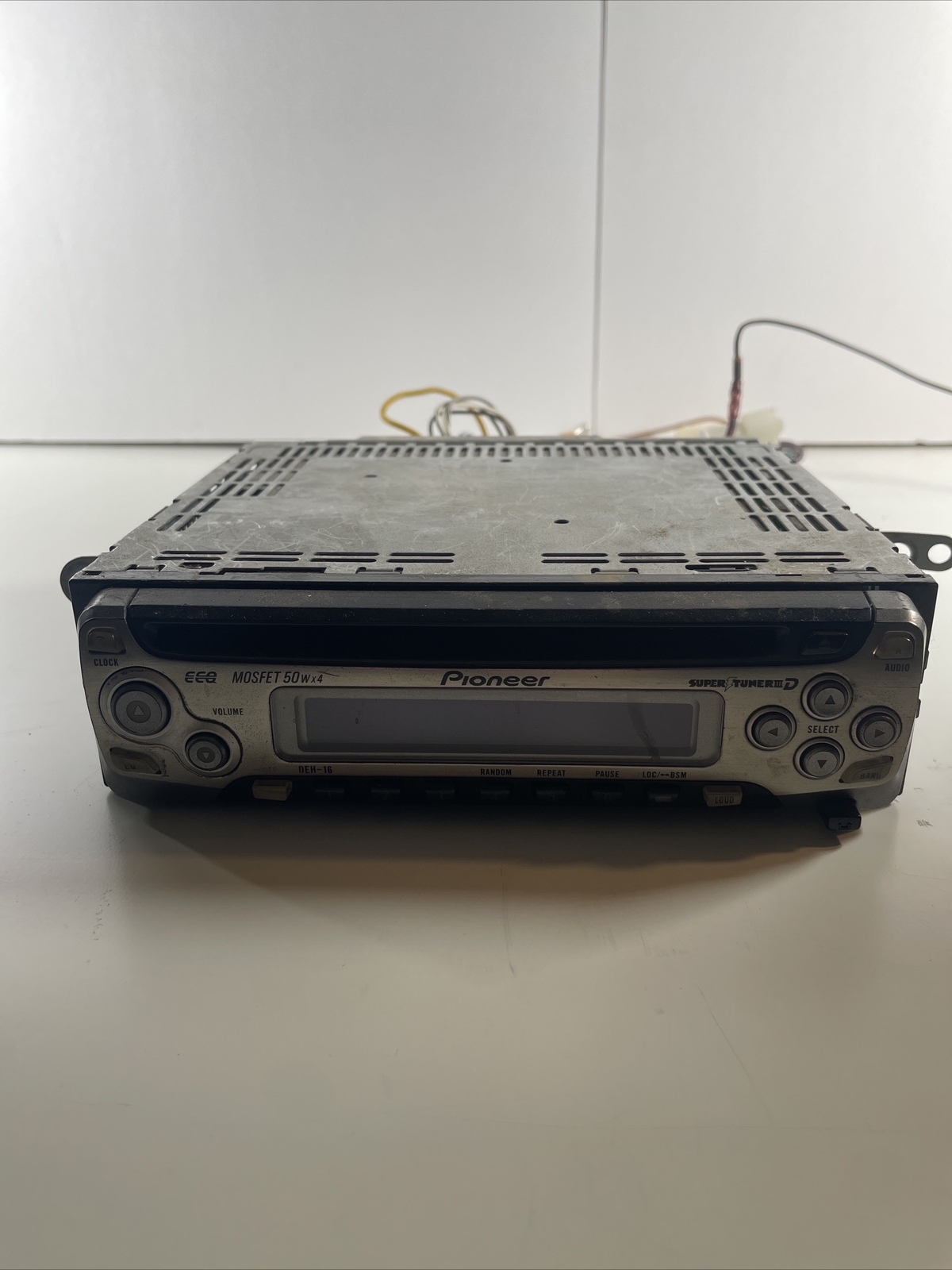 Pioneer DEH 16 MOSFET 50w Stereo CD Receiver w/Removable Face