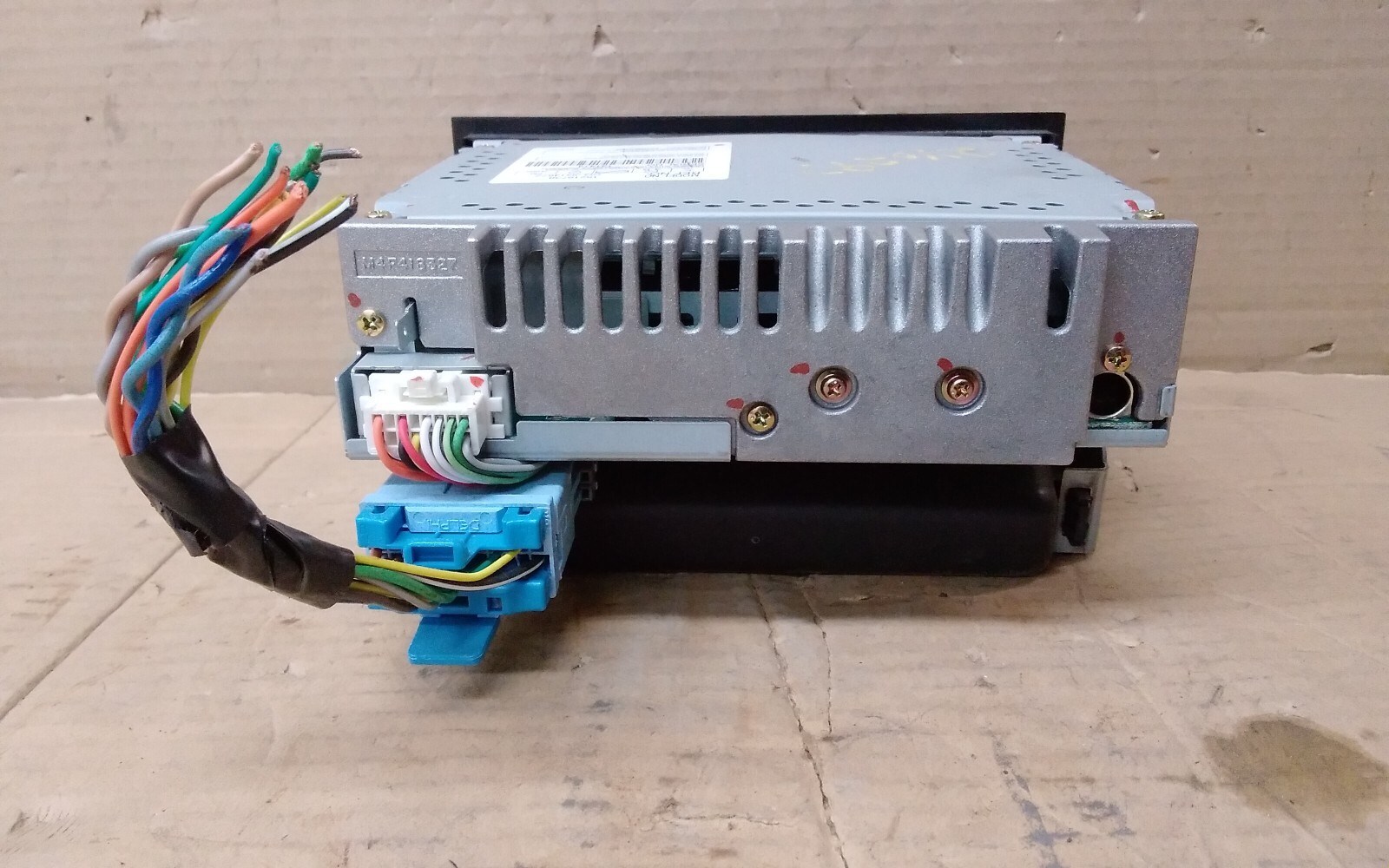 2004 SATURN VUE AM FM CD RADIO ID 15219738