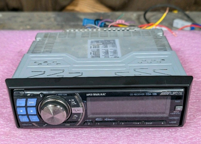 [USED] Alpine CDA-105 In-Dash Car Audio CD/MP3/USB Stereo Receiver (Tested)