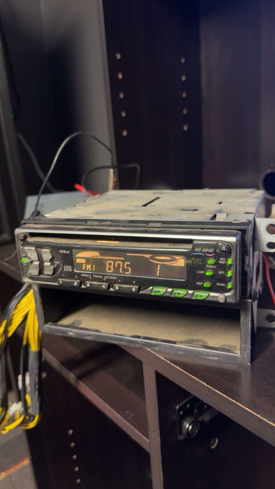 JVC KD-S640 CD Player In Dash Receiver with Removable Face (1999)