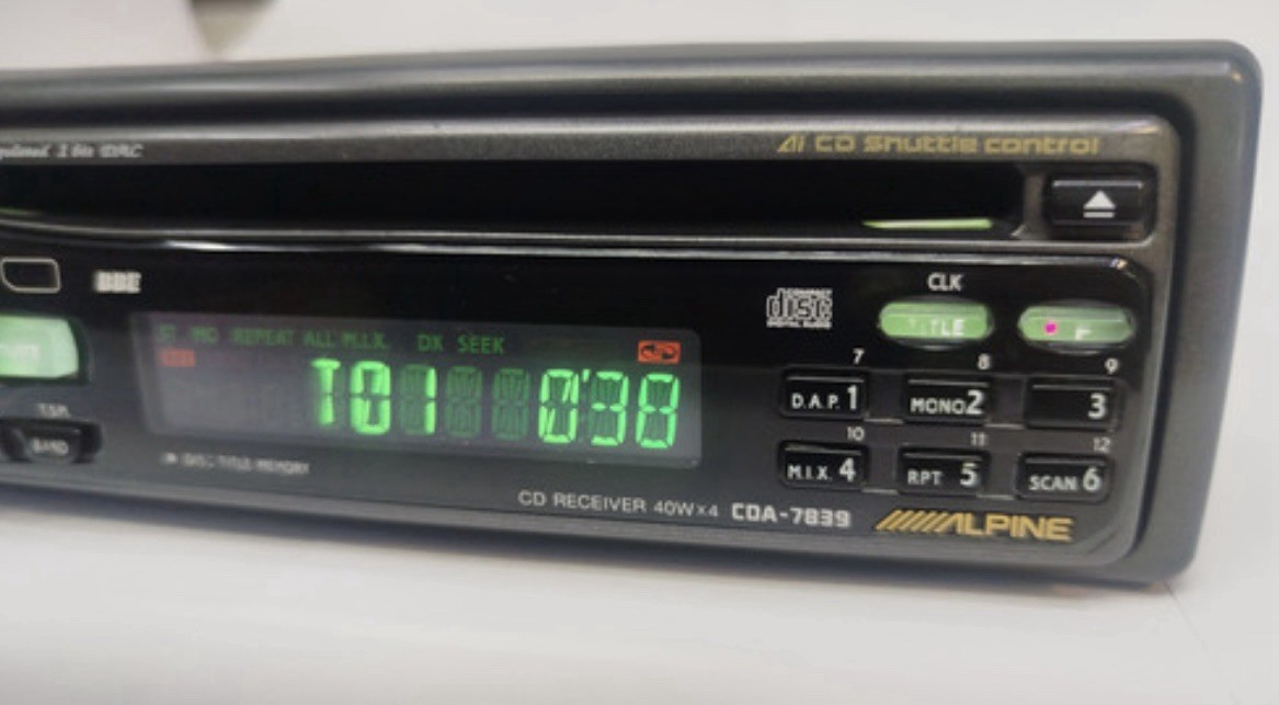 ALPINE CAR AUDIO STEREO IN DASH CD UNIT OLD SCHOOL CDA-7839 VINTAGE RARE EQ BASS