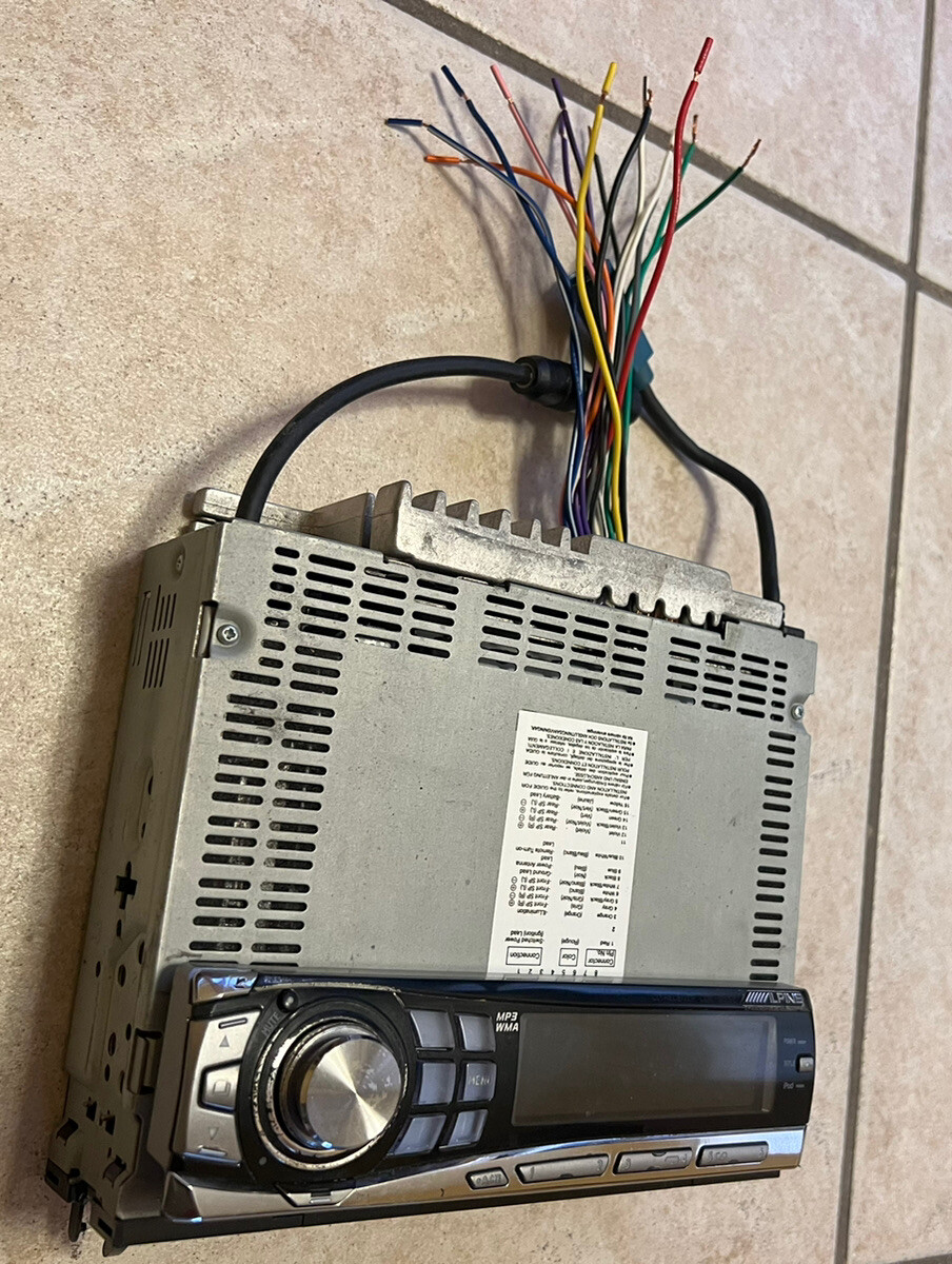 Alpine CDE 9852 CD Player In Dash Receiver Radio Works CD Player Does Not Work