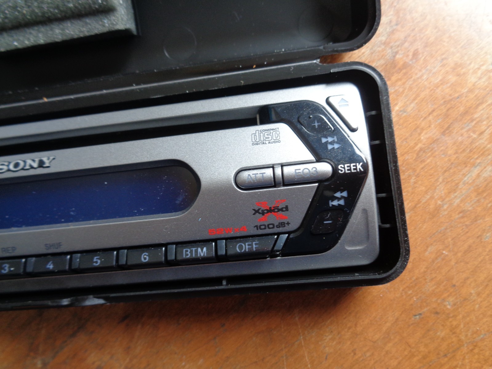 Sony Xplod CDX-S2010 Mp3 CD-R/RW FM/AM Compact Disc Player New 52Wx4 amplifier