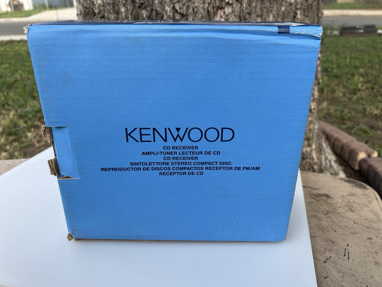 Kenwood KDC-222 Car Stereo Receiver/CD player with mounting sleeve ( New )