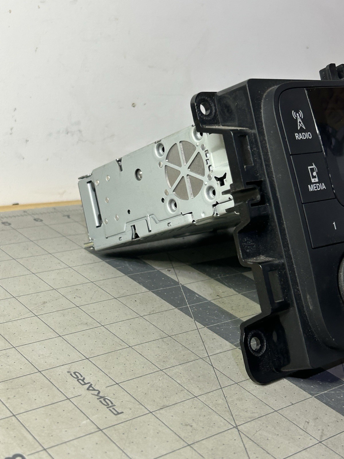 2013-14 Dodge Ram 1500 2500 Cummins Satellite Am/fm radio OEM P68137113AE