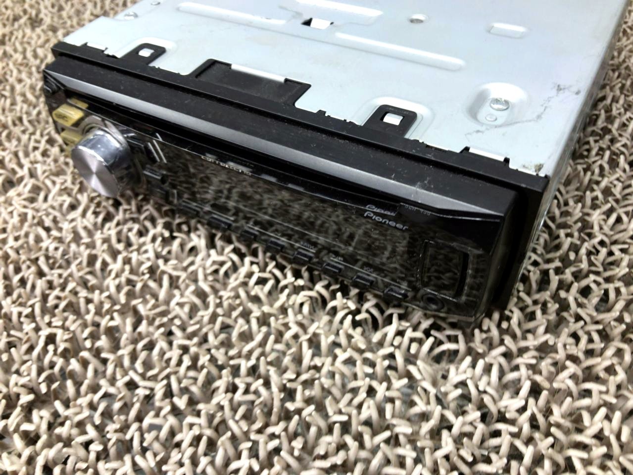 Pioneer carrozzeria DEH-490 Car Stereo Receiver Tested Working w/ Harness Japan