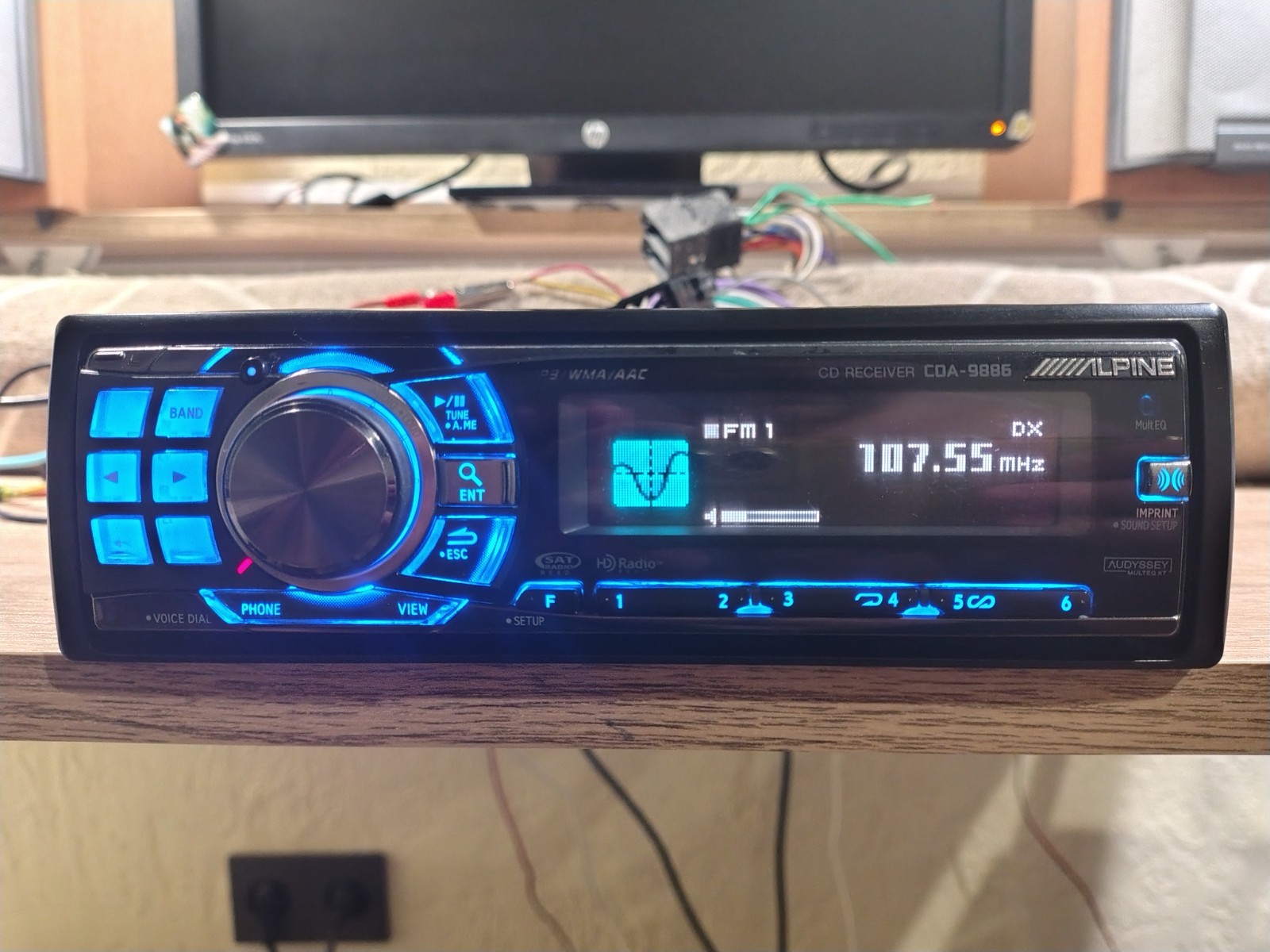 Alpine CDA-9886 Car Stereo CD Receiver Fully Working 4V Pre out Good Shape