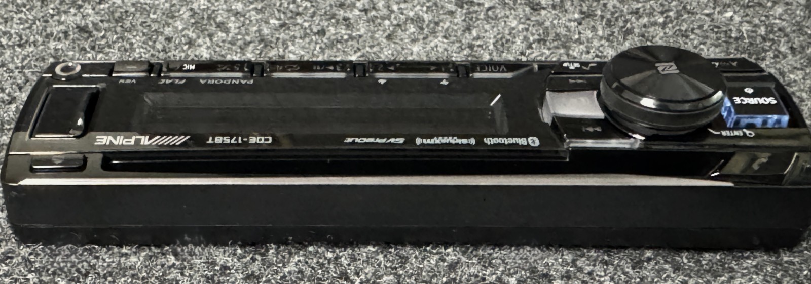 Alpine CDE-175BT NEW/OPEN BOX. EXTREMELY HARD TO FIND (SEE DESCRIPTION)