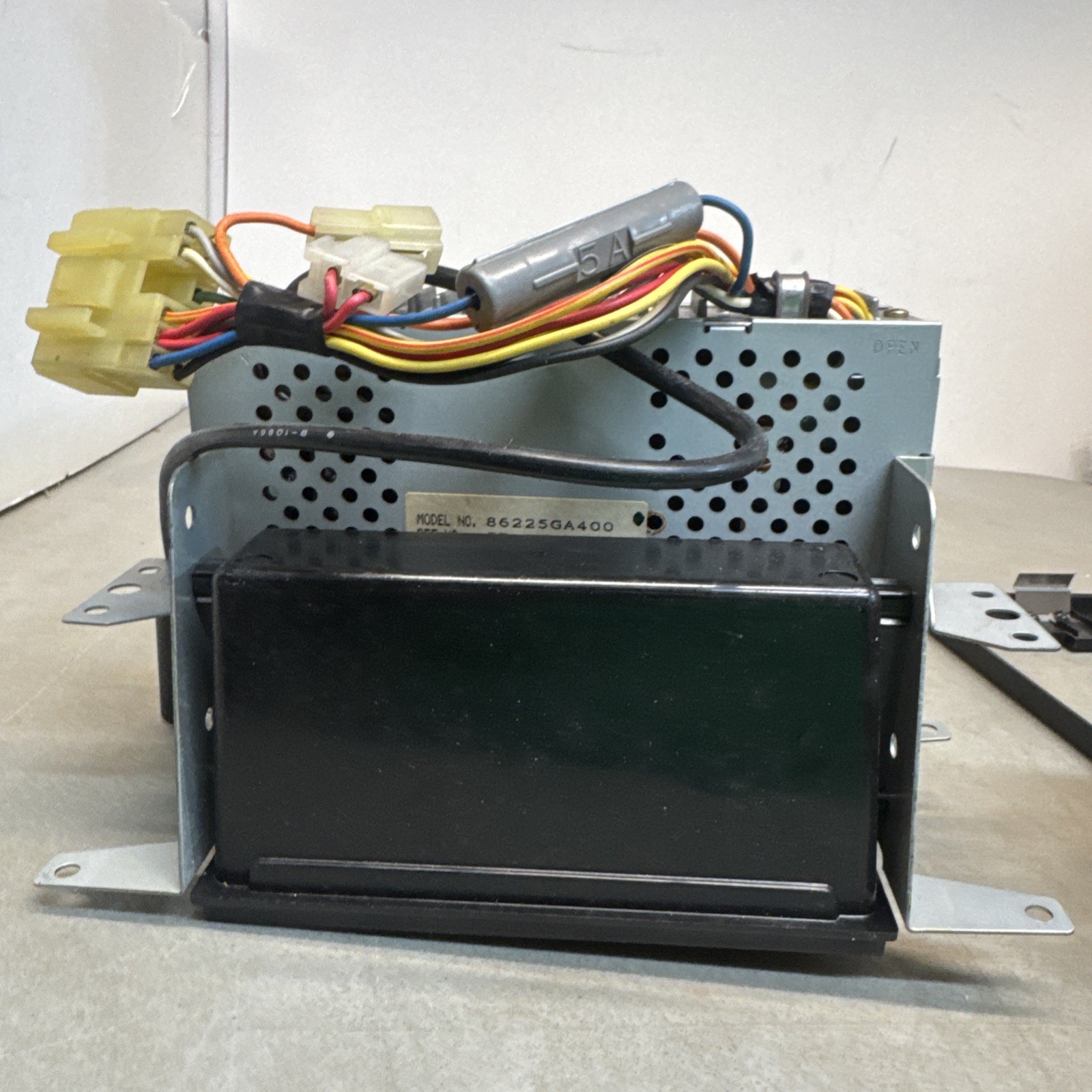 Subaru Model #86225GA400 Oem Original Car Radio Ref No: CR-LF171A + Trim